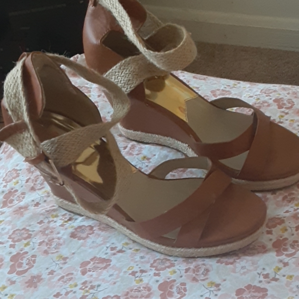 Tan Wedge